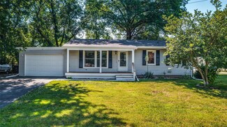 2 Birchwood Rd, Litchfield, IL 62056