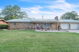 1425 Bandera Dr, Roscoe, TX 79545