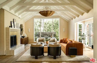 2627 Benedict Canyon Dr, Beverly Hills, CA 90210