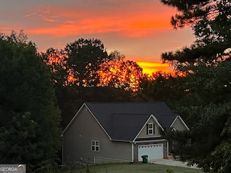 565 Miles Ct, Locust Grove, GA 30248