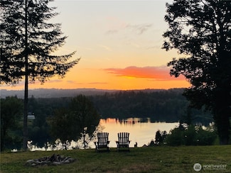 537 86 Larson Rd, Mossyrock, WA 98564