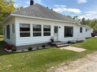 5791 Lebaron St, Levering, MI 49755