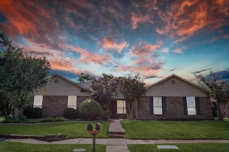 18834 Tupelo Ln, Dallas, TX 75287
