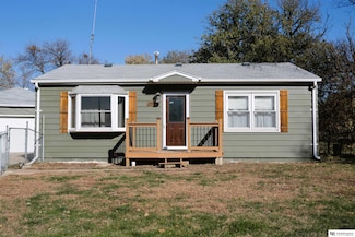 3902 Overlook Cir, Bellevue, NE 68147