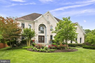 3725 Woodley Dr, Alexandria, VA 22309