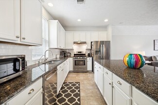 3328 Leading Point Dr, Houston, TX 77091