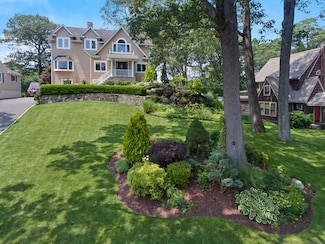 42 Woodledge Rd, Stamford, CT 06907