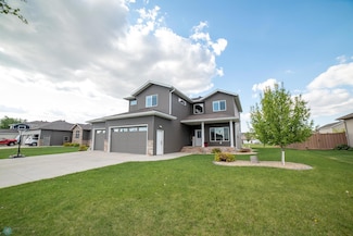 1520 36th Ave S, Moorhead, MN 56560