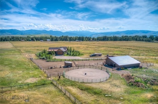 11762 Gooch Hill Rd, Gallatin Gateway, MT 59730