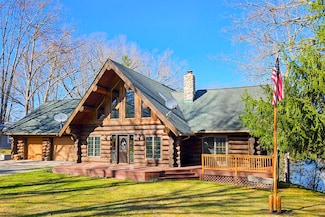 11550 N Hilltop Dr, Irons, MI 49644