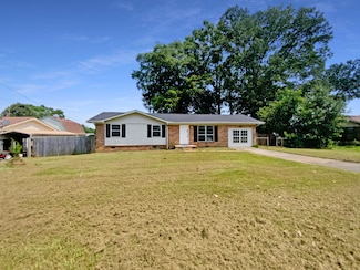 523 Pinewood Cir, Fort Oglethorpe, GA 30742