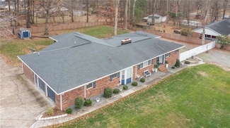 1806 Sharpe Rd, Greensboro, NC 27406