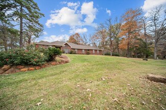 305 Dove Ridge St, Palestine, TX 75801