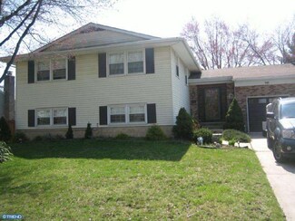 900 Lafayette Dr, Mount Laurel, NJ 08054