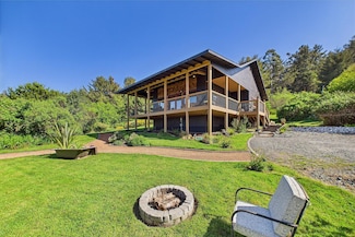 2460 Lee Ln, Eureka, CA 95503