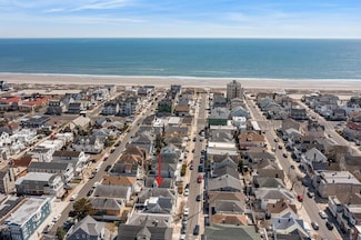 7 S Richards Ave, Ventnor City, NJ 08406