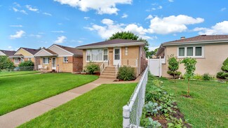 7804 Meade Ave, Burbank, IL 60459