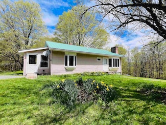 322 Coffin Rd, Saint Johnsbury, VT 05819