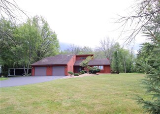 841 Parma Center Rd, Hilton, NY 14468