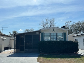 4421 Lane Rd Unit 77B, Zephyrhills, FL 33541