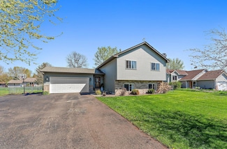 615 W 11th St, Rush City, MN 55069