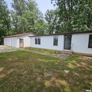 22488 N Mayflower Ln, Dix, IL 62830