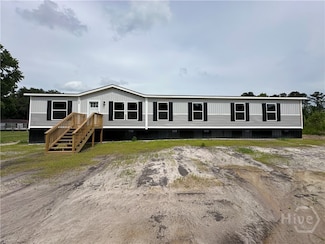 194 Shade Tree Dr, Hinesville, GA 31320