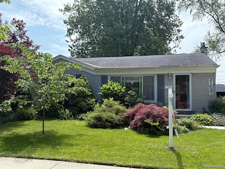 31637 Wyoming St, Livonia, MI 48150