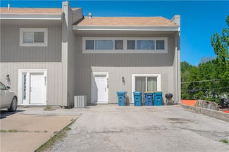 627 N Gallatin St, Liberty, MO 64068