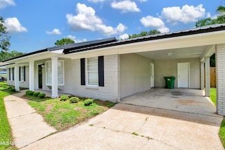 9616 Donchester Cir, Moss Point, MS 39562