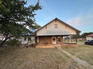 612 N Johnson St, Hedley, TX 79237