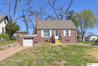 5515 Woodlawn Ave, Omaha, NE 68127