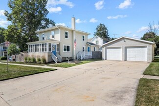 148 E Harrison St, Columbus, WI 53925