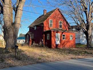 42 1st St, Derby, ME 04463