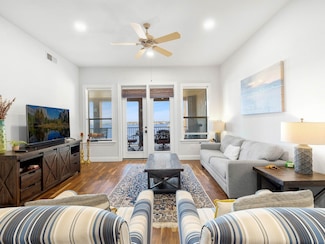 101 W Bank, Horseshoe Bay, TX 78657