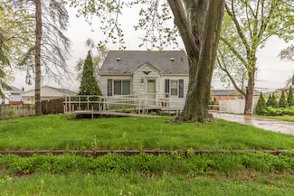 885 Hawthorne Ave, Ypsilanti, MI 48198