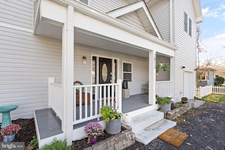 2813 Woodlawn Trail, Alexandria, VA 22306