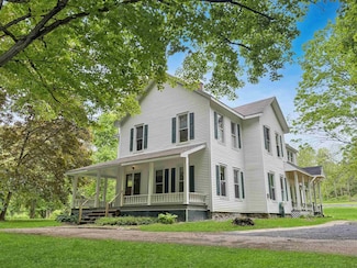 927 Water St, North Bennington, VT 05257