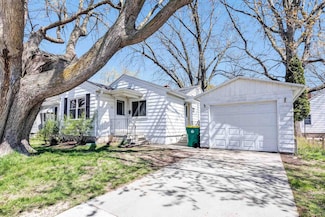 326 Gray St, Green Bay, WI 54303