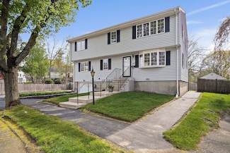 9 Dooling Cir, Peabody, MA 01960