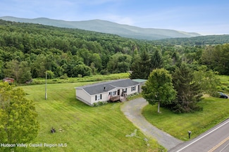 1002 Potter Mountain Rd, Gilboa, NY 12076