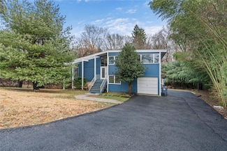 22 Balmoral Crescent, White Plains, NY 10607