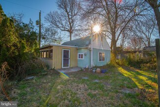 305 Lakeview Ave, Edgewater, MD 21037