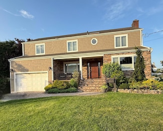 5 Bonnie Ct, Merrick, NY 11566