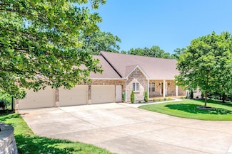 4401 S Fork Rd, High Ridge, MO 63049