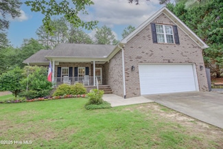 60 Spring Lake Dr, Pinehurst, NC 28374