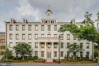 515 N Washington St Unit 304, Alexandria, VA 22314
