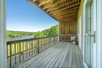 102 Waterfront Dr, Hot Springs, AR 71913