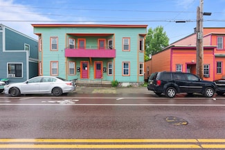 305-307 N Winooski Ave, Burlington, VT 05401