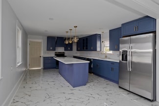 19 Church St, Agawam, MA 01001